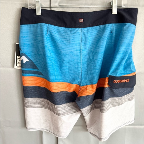 NWT Quicksilver men’s board shorts - Picture 4 of 6